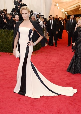 С чем носить черный пиджак женщине