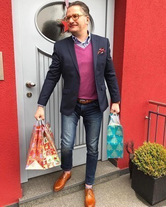 Как носить черный пиджак с темно-синими джинсами мужчине