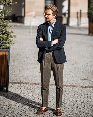 Какие лоферы с кисточками носить с черным пиджаком