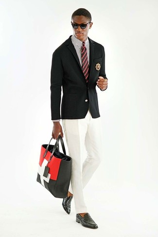 Как носить черный пиджак с белыми классическими брюками мужчине