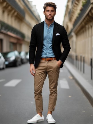 Как носить черный пиджак с белыми низкими кедами мужчине