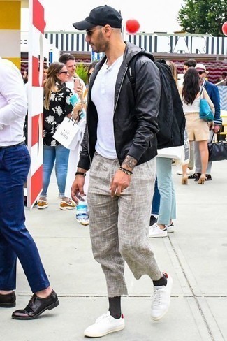 Как носить черный бомбер с бежевыми брюками чинос