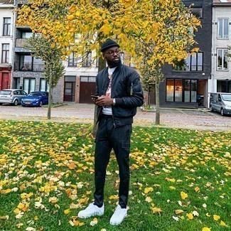 Как носить черный бомбер с черными брюками карго