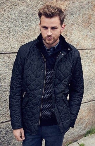 Какие классические брюки носить с черным бомбером мужчине