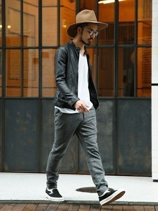 Как носить черный бомбер с серыми брюками чинос