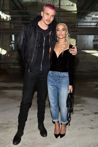 Какой худи носить с черным бомбером мужчине