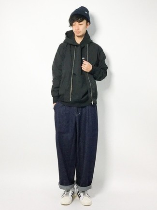 Какой худи носить с черным бомбером мужчине