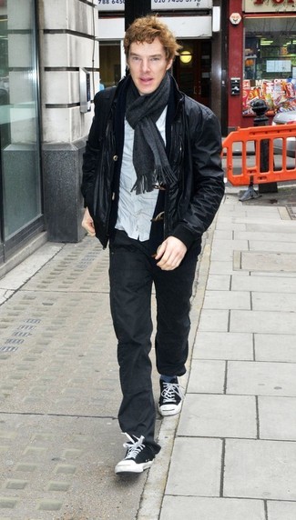 С чем носить черный бомбер мужчине в прохладную погоду