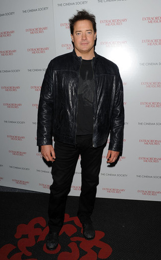 С чем носить черный бомбер за 50 лет мужчине