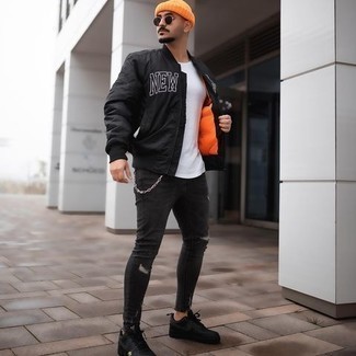 С чем носить черный бомбер мужчине в спортивном стиле