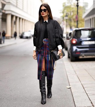 Какие юбки-карандаш носить с черным бомбером