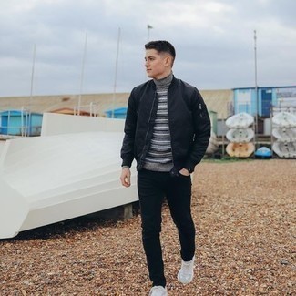 Как носить черный бомбер с белыми кроссовками мужчине