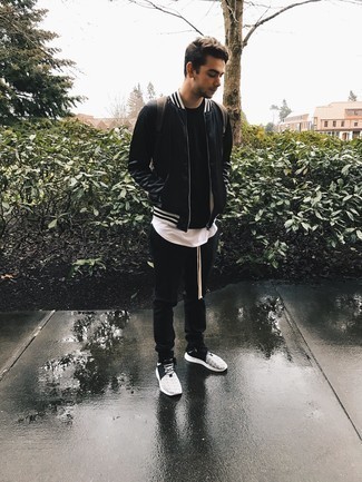 Как носить черный бомбер с белой майкой мужчине