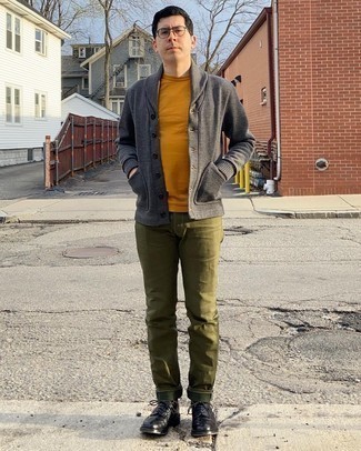 Какие кардиганы носить с черными ботинками броги