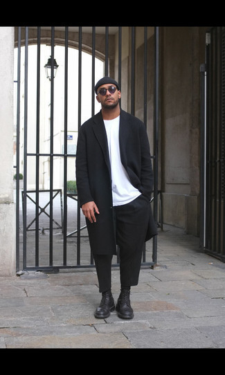 Какие брюки чинос носить с черными ботинками броги