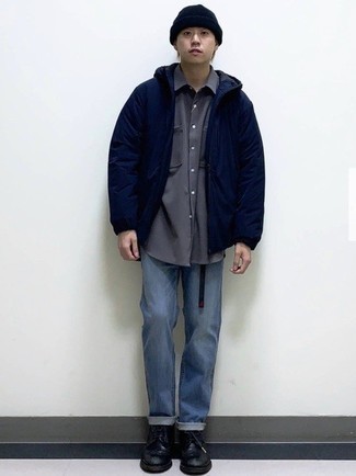 Какие куртки-пуховики носить с черными ботинками броги