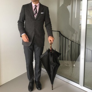 Какие классические брюки носить с черными брогами