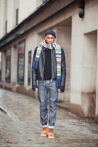 Какие бомберы носить с черным вязаным свитером мужчине