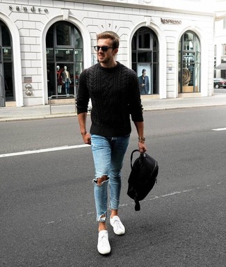 Какие низкие кеды носить с черным вязаным свитером мужчине