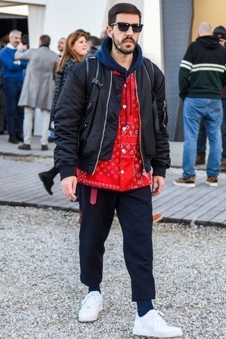 С чем носить черный рюкзак из плотной ткани мужчине