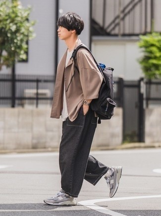 С чем носить черный рюкзак из плотной ткани мужчине