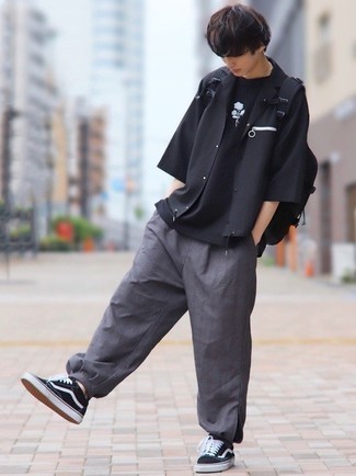 С чем носить черный рюкзак из плотной ткани мужчине