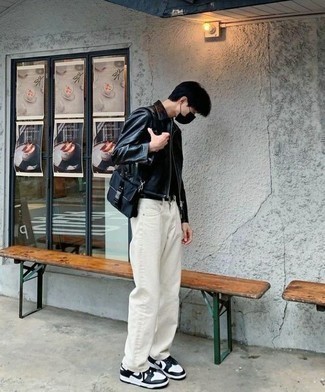 С чем носить черную сумку из плотной ткани мужчине