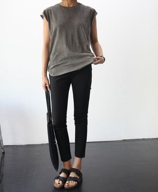 С чем носить черную сумку из плотной ткани женщине