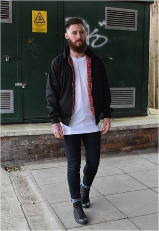 С чем носить черные высокие кеды из плотной ткани мужчине