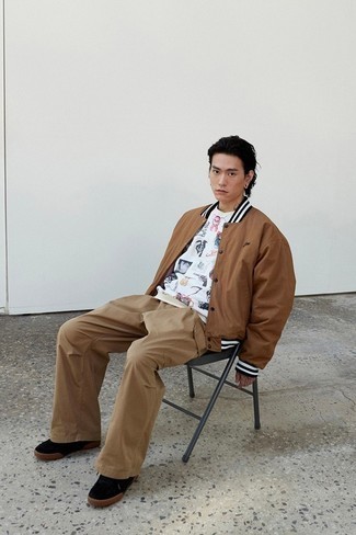 С чем носить черные низкие кеды из плотной ткани мужчине