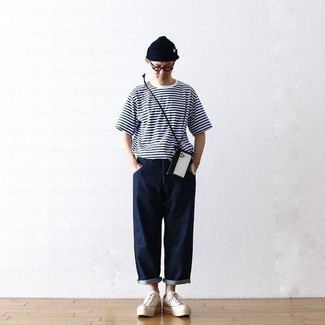 С чем носить черную сумку почтальона из плотной ткани