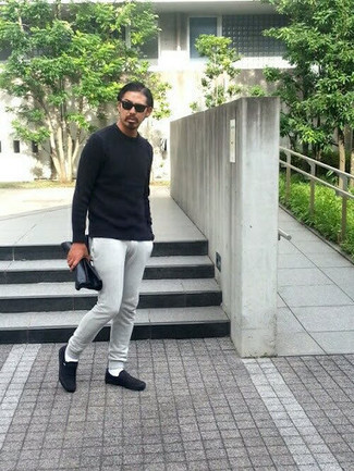 С чем носить черные слипоны из плотной ткани мужчине