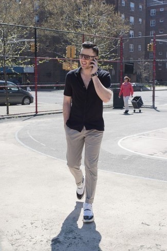 С чем носить черные часы из плотной ткани мужчине