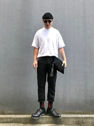 С чем носить черный мужской клатч из плотной ткани мужчине