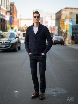 Как носить черный кардиган с черными джинсами мужчине