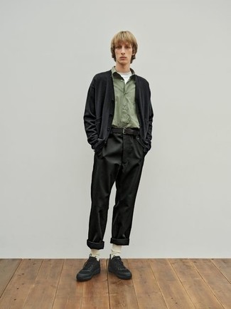 Какие брюки чинос носить с черным кардиганом