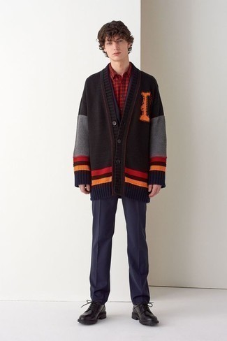 Какие костюмы носить с черным кардиганом