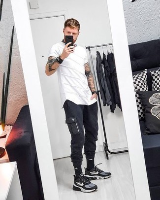 Какие кроссовки носить с черными брюками карго