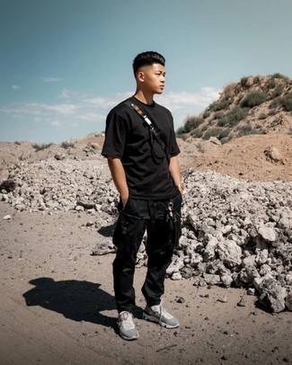 Какие кроссовки носить с черными брюками карго