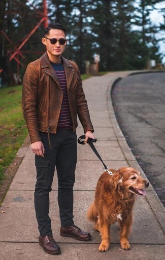 Какие косухи носить с черными брюками карго