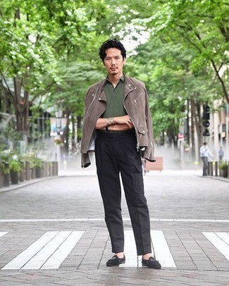 Какие косухи носить с черными брюками карго