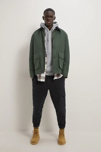 С чем носить черные брюки карго