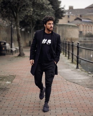 С чем носить черные брюки карго