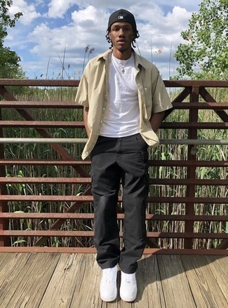 С чем носить черные брюки карго