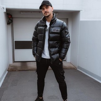 Какие куртки-пуховики носить с черными брюками карго