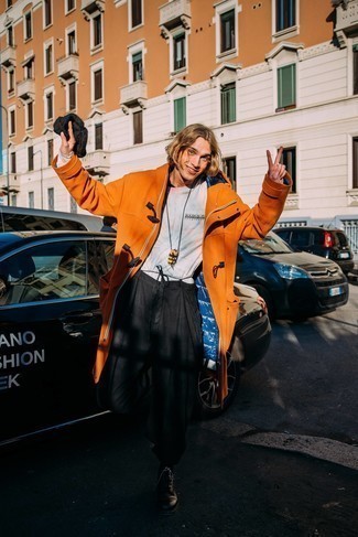 Какие брюки чинос носить с черными повседневными ботинками