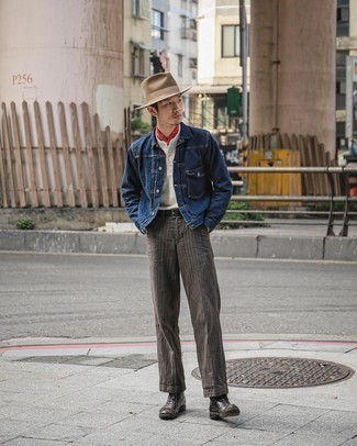 Какие джинсовые куртки носить с черными повседневными ботинками мужчине