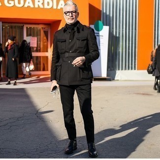 Какие куртки в стиле милитари носить с черными повседневными ботинками мужчине