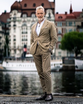 Какие костюмы носить с черными повседневными ботинками