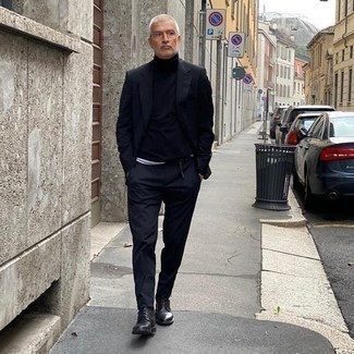 Какие костюмы носить с черными повседневными ботинками